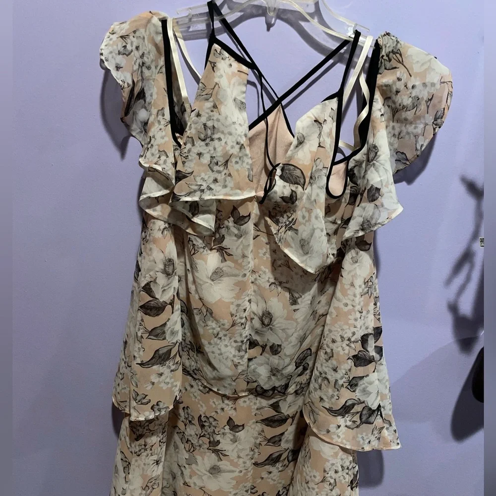 NWT BCBG Eneration - Women’s XXS -Rose Smoke Comb Floral Off the shoulder Dress - Picture 7 of 9